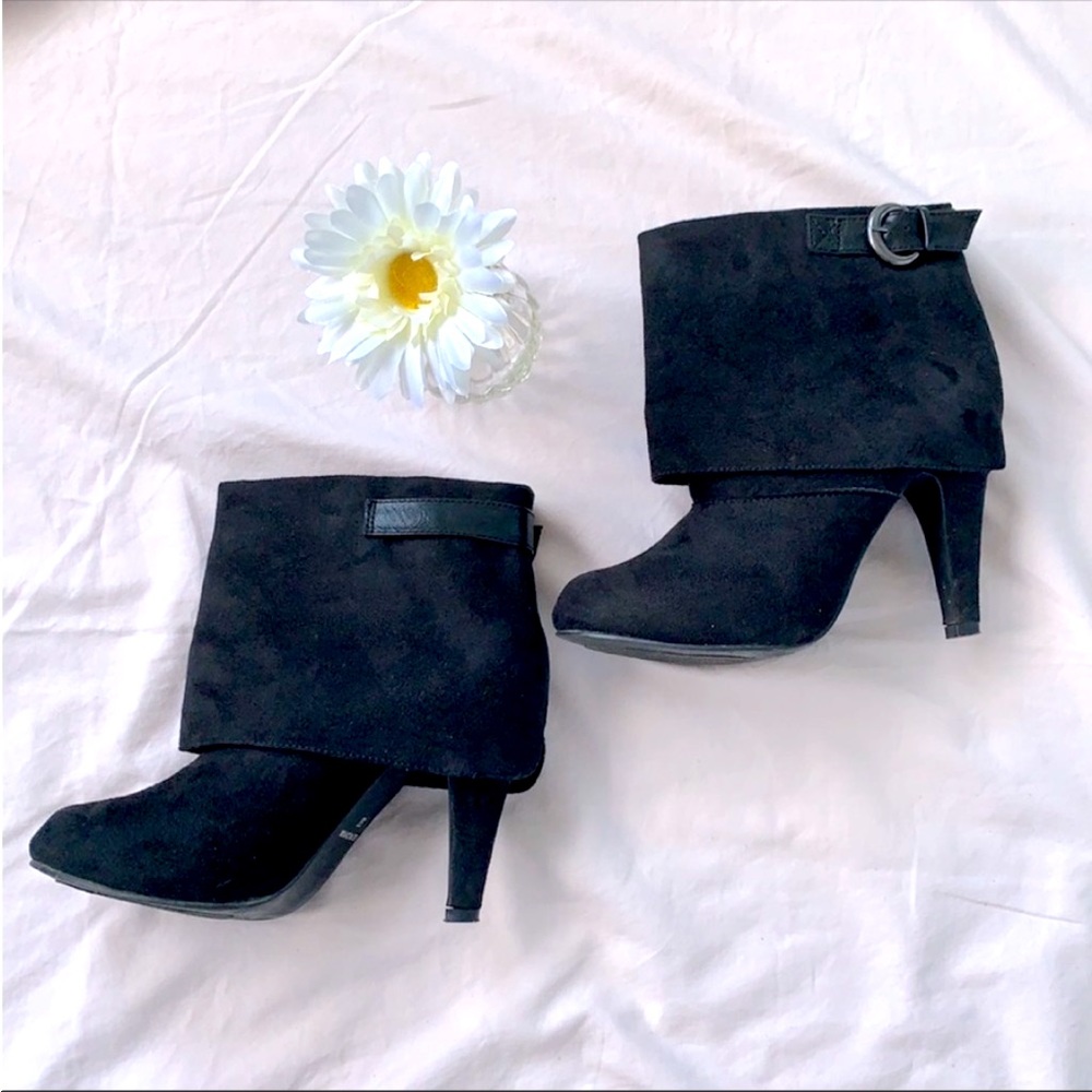 Spring shoes black suede ankle boot, buckle detail. Size 6.5